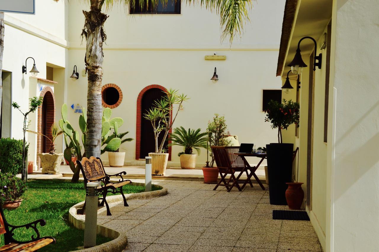 Caposud Residence And Beach Club Испика Екстериор снимка